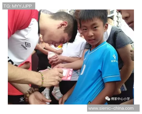 球星九宫格拼图展现足球魅力助力激情比赛传递荣耀梦想