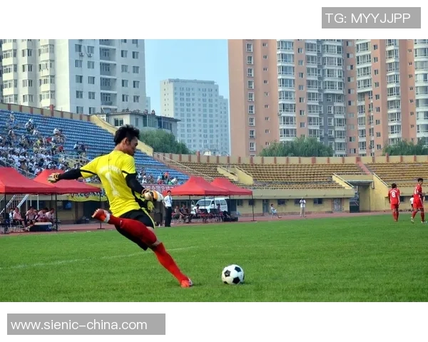 足球巨星共进晚餐背后的故事与足球精神的碰撞 足球巨星共进晚餐背后的故事与足球精神的碰撞